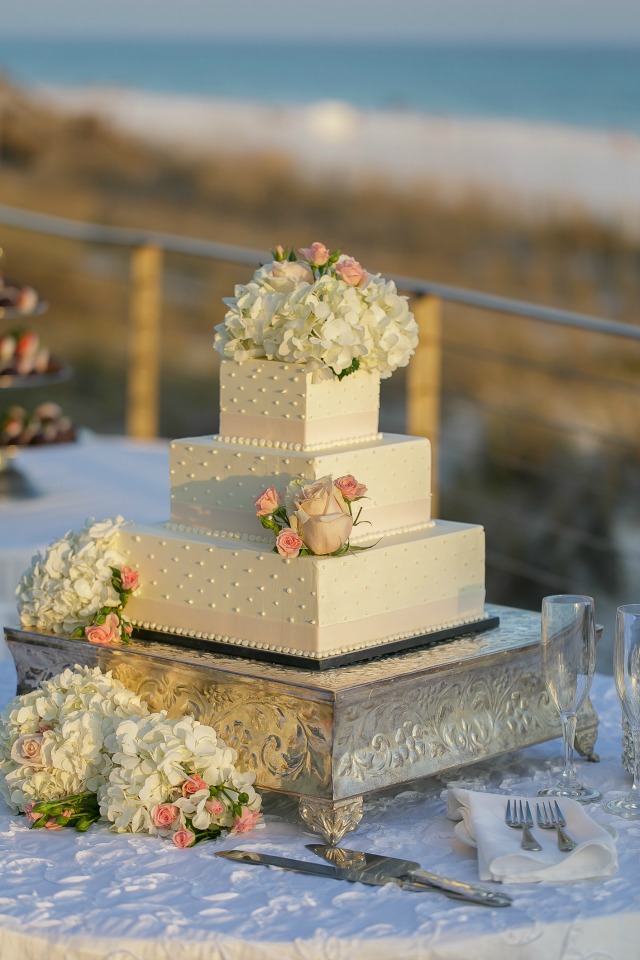 Hilton Sandestin Wedding Cake